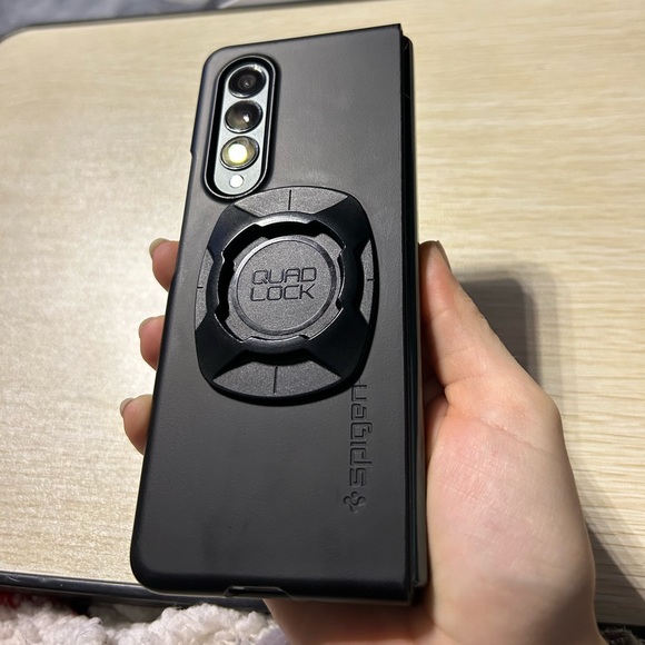 *SOLD* Samsung Fold 3 5G - 256GB w/ S Pen and Case - Picture 3 of 8